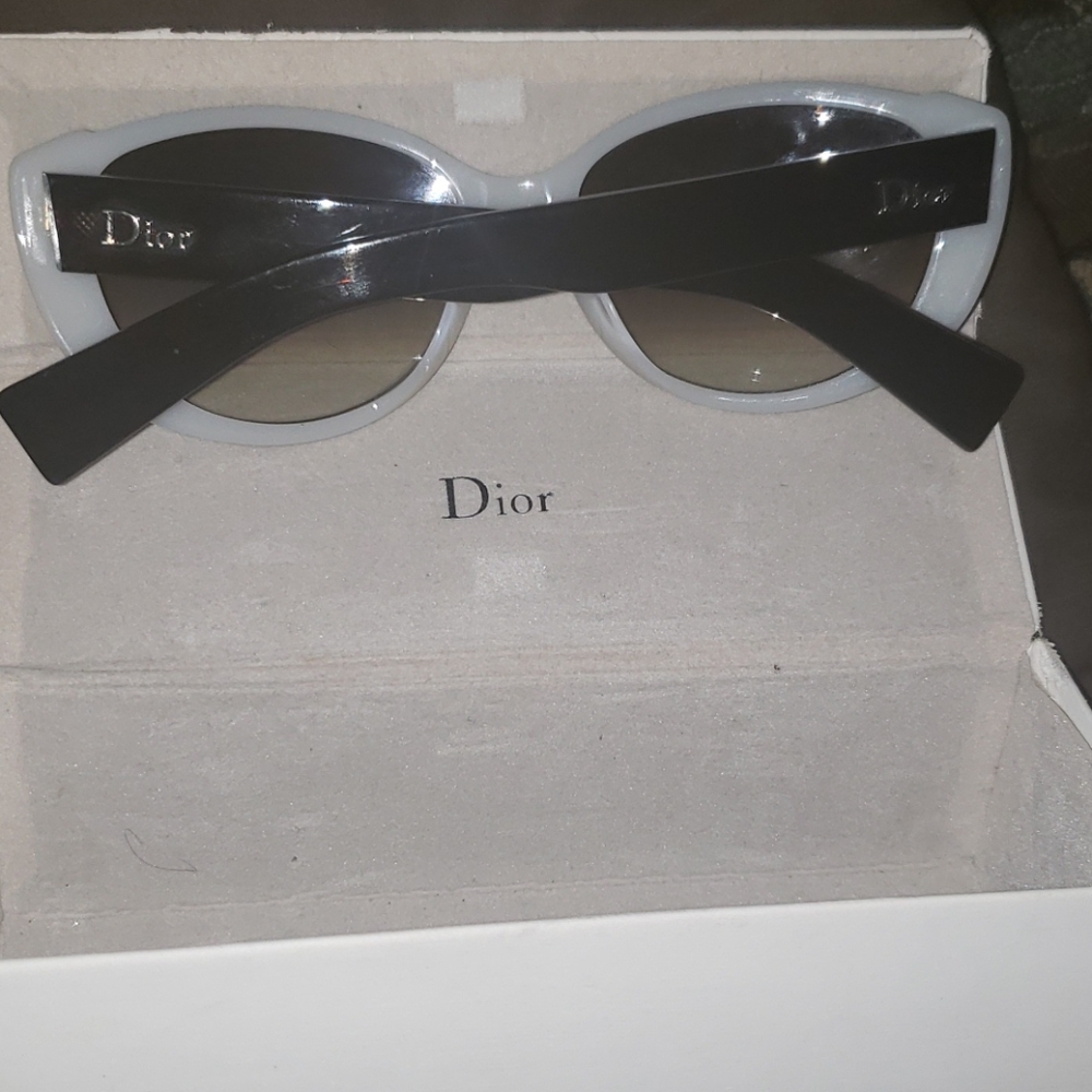 Christian Dior Sunglasses - Picture 3 of 4